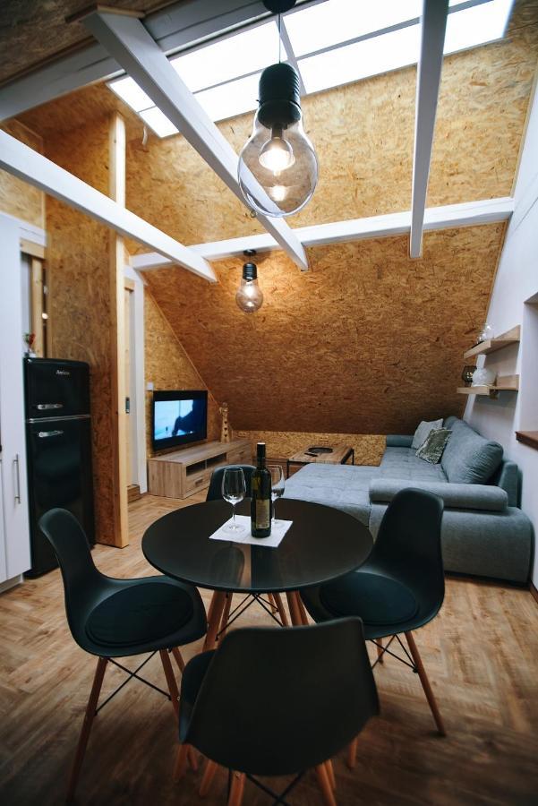 Garage Harrachov Apartamento Exterior foto